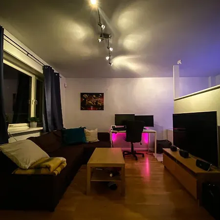 Studio Apt In Quiet Residential Area 20min To Centre Daire