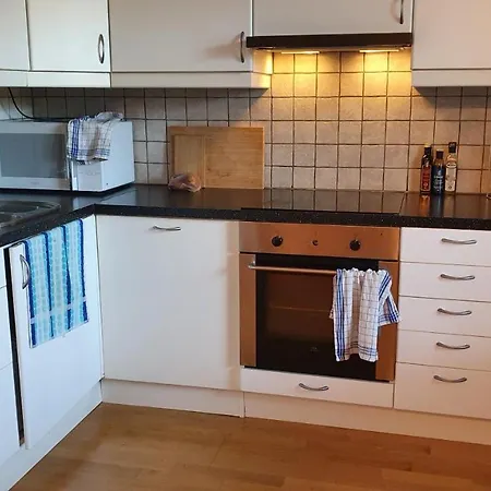 Studio Apt In Quiet Residential Area 20min To Centre Daire